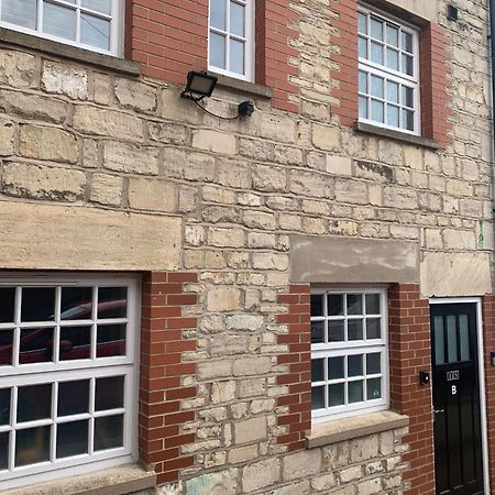 1 Bed House, Free Parking, 15 Minutes From Cheltenham Races Gloucester Buitenkant foto