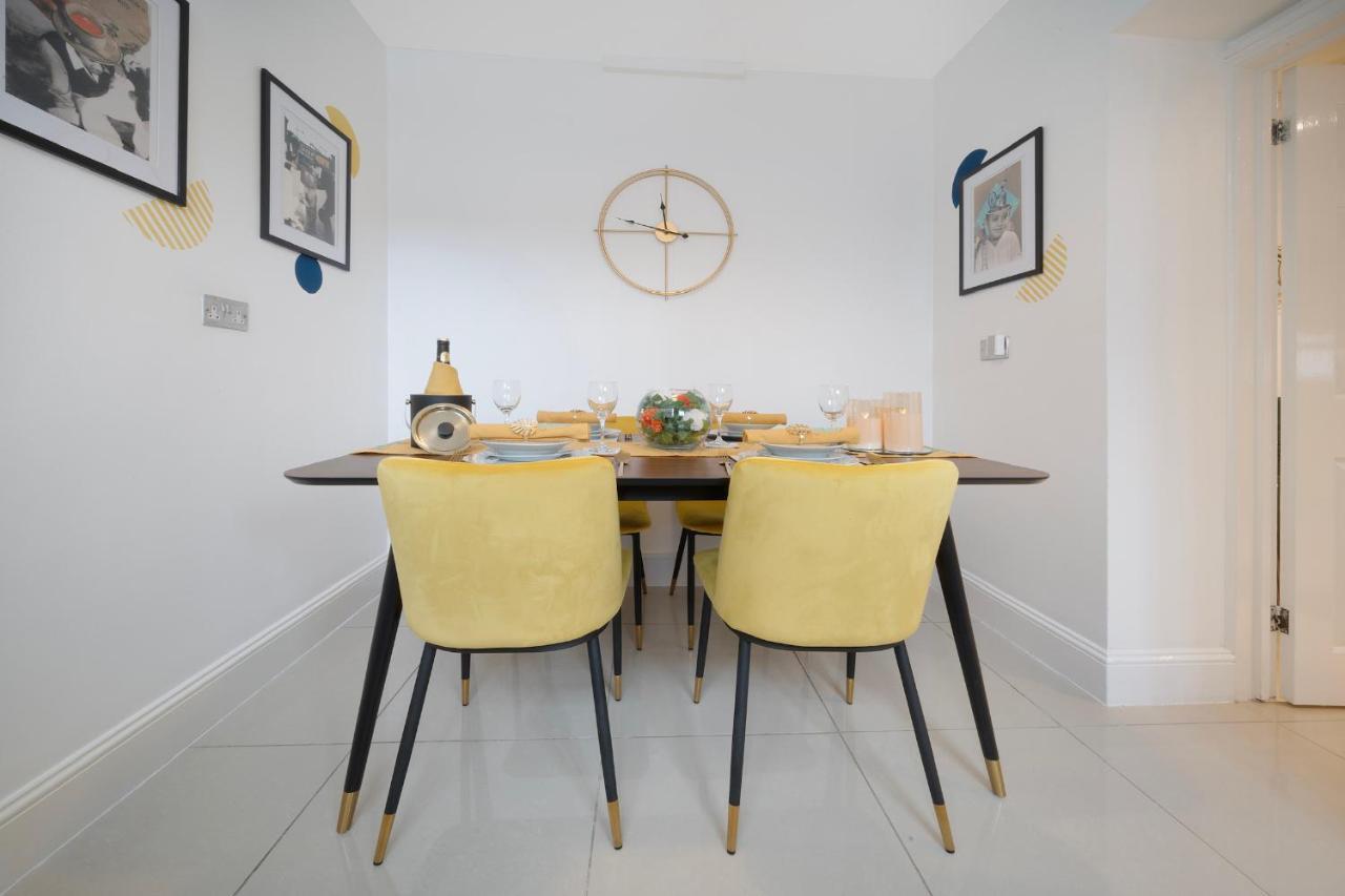 1 Bed House, Free Parking, 15 Minutes From Cheltenham Races Gloucester Buitenkant foto